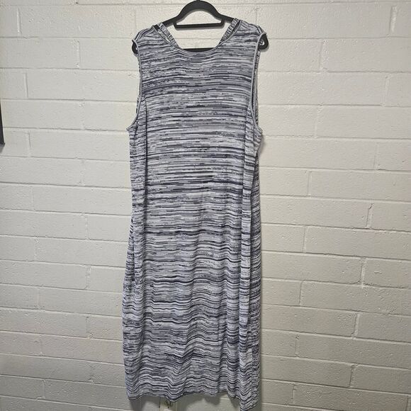 6th and Lane Dress Navy Blue and White Size 26/28 V-Neck Strappy Stretchy - Picture 2 of 9